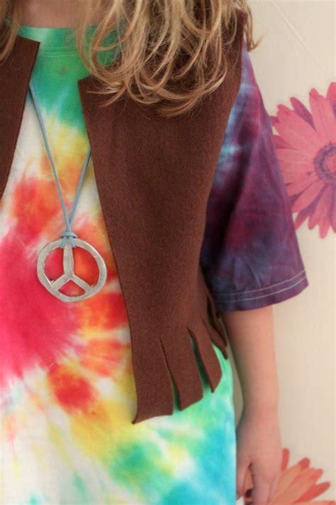 Cómo hacer un disfraz de Hippie para mujer